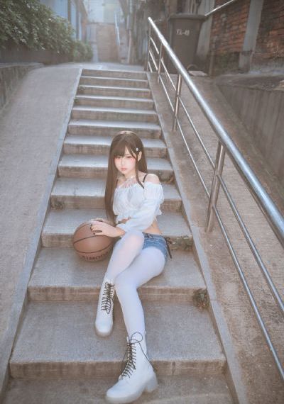 精灵宝可梦：比克提尼与白之英雄莱希拉姆-免费高清韩国电影在线