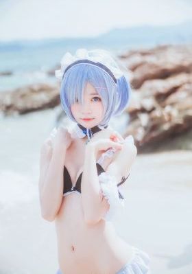 系统叛变后，我被公主包围了-精品免费国语在线观看