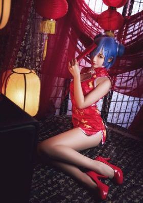 小姨妈竟是她-高清不卡免费观看